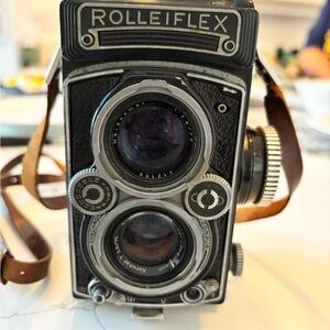 Rolleiflex 3.5 - Schneider Xenar
75mm + Rolleinar 1